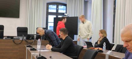 Er küsst seine tote Frau auf die Stirn und sagt: „Siehst Du, jetzt hast Du mich zum Mörder gemacht“