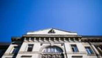 Schnittwunden: 18-Jähriger im Krefelder Stadtgarten schwer verletzt