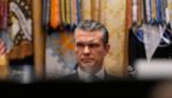 Trumps Regierung: Pentagon-Chef Hegseth gerät an mehreren Fronten unter Druck