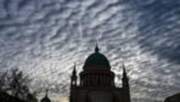 Wetter: Viele Wolken und teilweise Regen