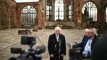 Weltkriegsgedenken: Steinmeier gedenkt in Coventry der Opfer deutscher Bombardierung