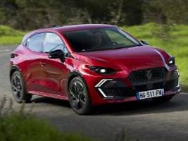 nun eher macho als softie: neuer renault clio legt zu und sieht ganz anders aus