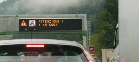 Ab 2026: Maut-Rückerstattung bei Stau in Italien – gilt das auch für Gardasee-Touristen?