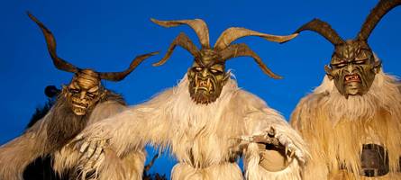dunkle gestalten: was krampus, perchten und knecht ruprecht voneinander unterscheidet