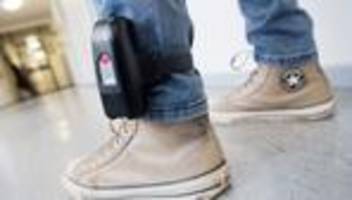 Reform geplant: Fußfessel und Taser: Neue Polizeibefugnisse frühestens 2027