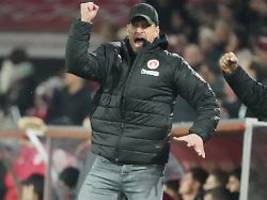 Es kotzt mich an: Bundesliga-Trainer wütet gegen gegnerische Balljungen