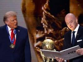 trump stolz auf preis für mich: johnny schenkt donnie einen perfekten tag