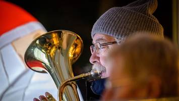 weihnachtsevent in friedrichshagen: adventslieder singen im freiluftkino