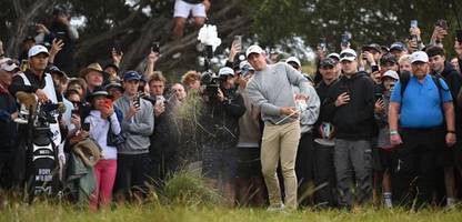 Golfturnier in Australien: Rory McIlroys Ball landet unter einer Bananenschale