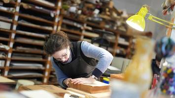 Älteste Buchbinderei gibt gedruckten Schätzen neuen Glanz