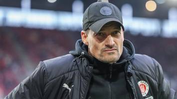 „Kotzt mich wahnsinnig an“: St.-Pauli-Trainer schimpft über Köln-Balljungen