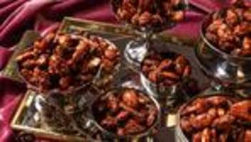 gebrannte mandeln: eine handvoll löscht aufflammenden weihnachtsstress