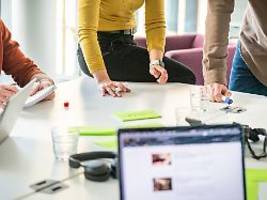 neue arbeitswelt: ciao, chef! was die arbeit mit flachen hierarchien ausmacht