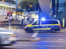 schwerverletzt in der stadtbahn: 16-jähriger auf stuttgarter spielplatz angeschossen