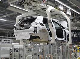 VDA drängt EU beim Verbrenneraus: Automobilbranche erwartet 2026 nur Miniwachstum