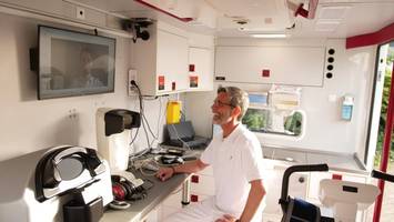 Medizin-Pionier: Arzt besucht Patienten mit digitalem Praxis-Mobil