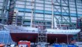 Schwimmendes Denkmal: Höhere Sanierungskosten: Wie geht es weiter mit der Greif?