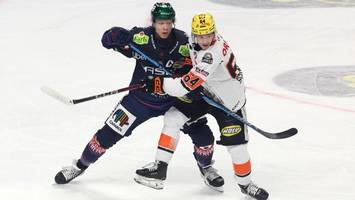 halbzeit in der del: ungewohnt viel durchschnitt in berlin