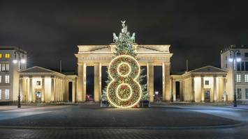 Türchen 8: Wer hat das Riesen-Ei auf den Kudamm gelegt?