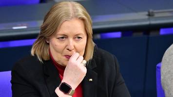 Bas befürwortet Kopplung von Renteneintritt an Beitragsjahre