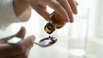 Husten mit Auswurf: Arzt erklärt, was gegen den Schleim hilft