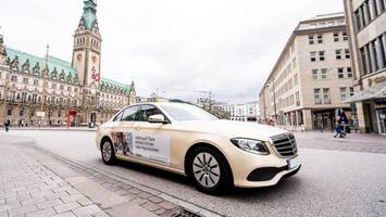 Piercing-Pistole und Bratkartoffeln im Taxi vergessen – so skurril ist Hamburg