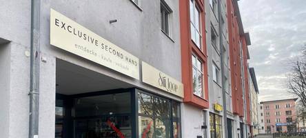 ein neuer second-hand-laden legt in pfersee mit besonderen vorzeichen los