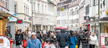 „Menschen kommen wieder bewusst“: Was Augsburger Händler im Weihnachtsgeschäft umtreibt