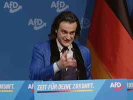 AfD: Der Mann mit dem Hitler-Sound will offenbar reden – gegen Geld