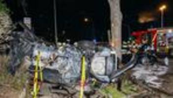 Illegales Autorennen: Dann kam ein Knall - Mitfahrerin schildert Raser-Crash