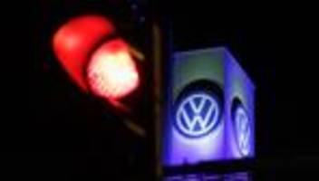 kundgebung: vw-werk osnabrück: beschäftigte dringen auf zukunftsplan