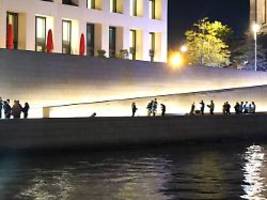 Angriff aus großer Gruppe: Verdächtige nach tödlicher Messerattacke in Berlin verhaftet