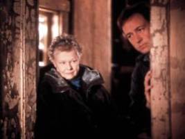 kevin wurde entlastet: judi dench verteidigt spacey und weinstein