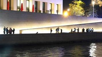 Tödlicher Messerangriff am Humboldt Forum – acht Verdächtige gefasst