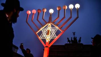 Was feiern Juden an Chanukka? Bedeutung und Bräuche erklärt