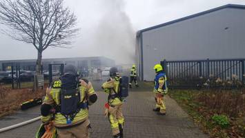 Akkus brennen im Hochregallager – Feuerwehr im Großeinsatz
