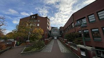 beschlossen: das norderstedter rathaus zieht erst einmal um