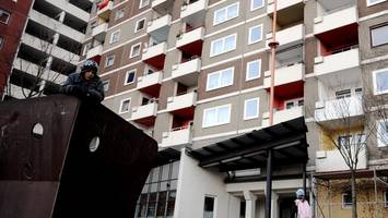 „mieten fressen einkommen“: wohnarmut in hamburg besonders hoch