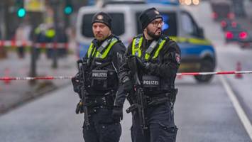 Verletzter nach Messerangriff – vier Männer in Haus verschanzt?