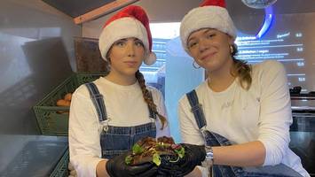 „Verrückt“ – Hype um geschmolzenen Käse sorgt für Ansturm auf Weihnachtsmarkt