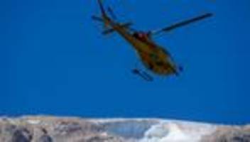 Italien: Zu wenig Neuschnee in Alpen: Schnee mit dem Hubschrauber