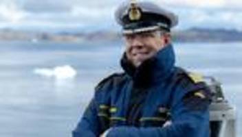 Marineschiff kehrt zurück: Weihnachtsstimmung auf der Berlin mit Grinch und Stollen