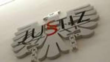 Not-Operation mit Folgen: Zwölfjährige als Helferin bei Schädel-OP - Freisprüche