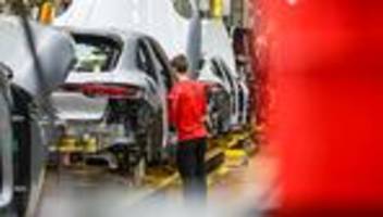Porsche: Porsche-Betriebsrat sieht deutsche Standorte in Gefahr