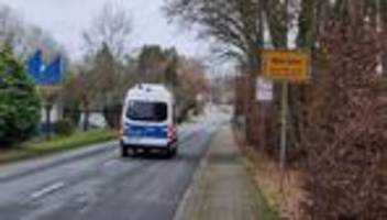 Schulen: Verdächtige Personen an Schule: Polizeieinsatz