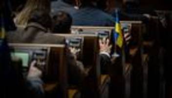 wahlen in der ukraine: selenskyjs wahlankündigung ist diplomatisches theater