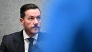 Signa-Gründer: René Benko zu 15 Monaten auf Bewährung verurteilt