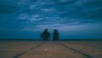 monogamie : mensch zählt zu kleiner minderheit monogamer säuger