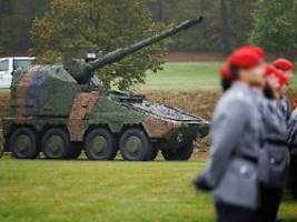 Neuartiges Artilleriesystem: Deutschland soll Großbestellung von RCH-155-Radhaubitzen planen