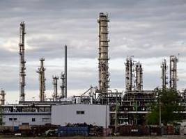 Riesige Fontäne: Große Mengen Öl treten bei Pipeline-Havarie in Brandenburg aus